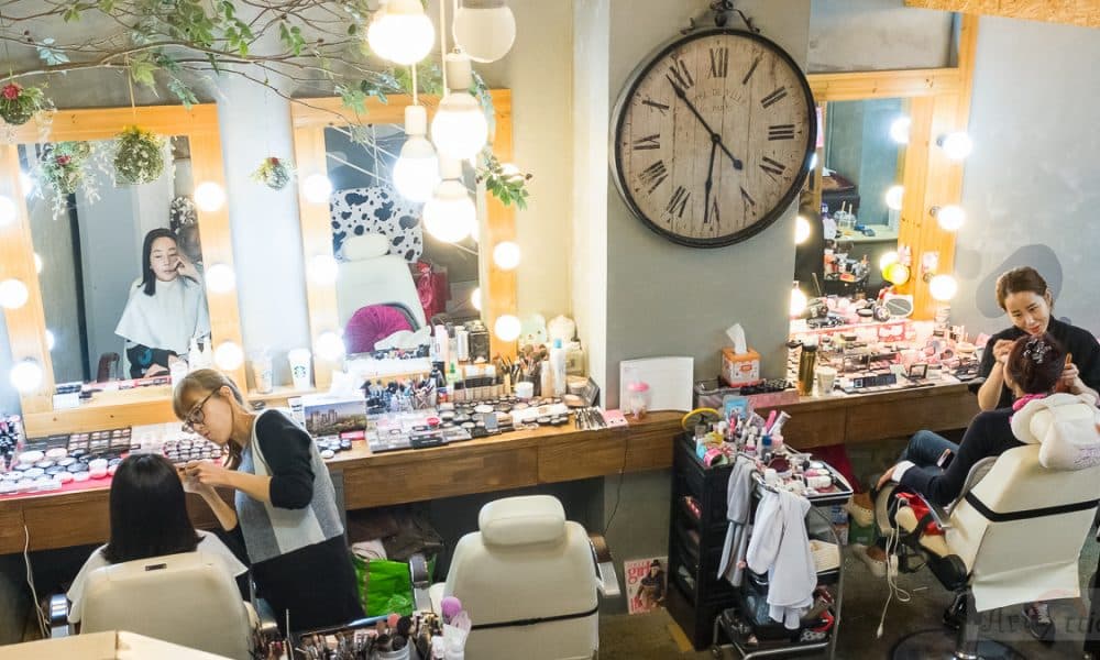 K-Beauty: Make-up Hotspot Seoul, Korea. Gangnam Style! K-Beauty: Make-up Hotspot Seoul, Korea. Gangnam Style!