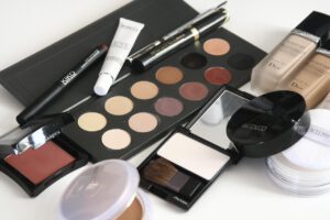 cosmetics, makeup, eyeshadow, mascara, palette, cosmetics, cosmetics, makeup, makeup, makeup, makeup, makeup, eyeshadow, mascara, mascara. cursus makeup, visagie opleiding, makeup opleiding, visagie cursus.